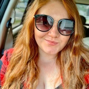 Meet your Posher, Brooke